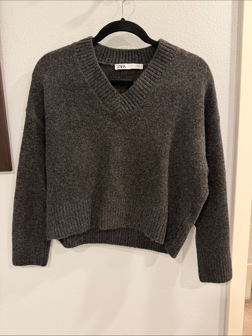 ZARA Dark Gray V-Neck Cropped Knit Sweater